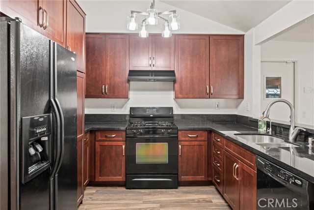 Image 9 of 36 For 915 Church Street