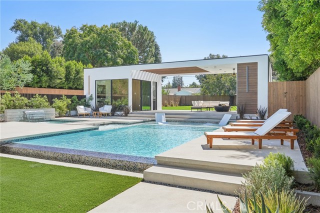 22930 Dolorosa Street, Woodland Hills CA: https://media.crmls.org/medias/0cf2fe5a-8935-44db-a731-c090d5b2c8e6.jpg