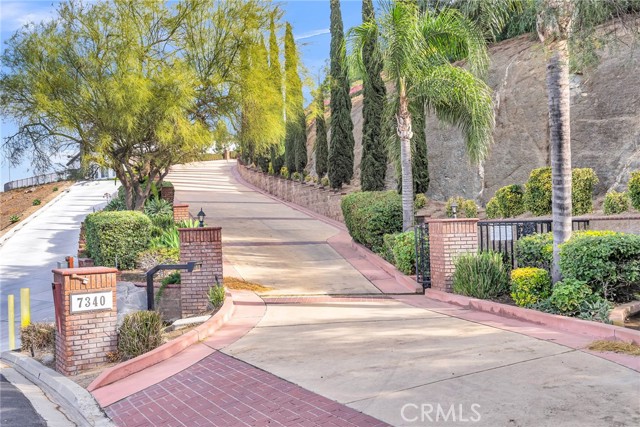 Detail Gallery Image 3 of 39 For 7340 7340 Live Oak Dr., Jurupa Valley,  CA 92509 - 5 Beds | 5 Baths