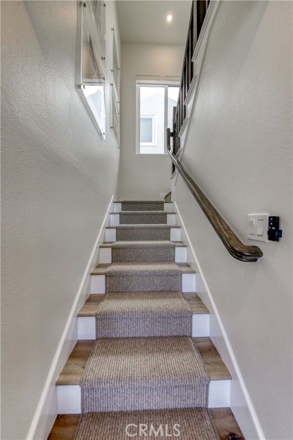 2910 3rd Avenue, Corona del Mar CA: https://media.crmls.org/medias/0cf41f10-331b-403a-95d8-5e05efbf3ab7.jpg
