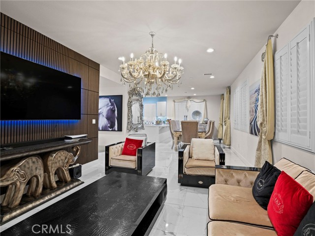 Detail Gallery Image 3 of 29 For 9881 Alburtis, Santa Fe Springs,  CA 90670 - 4 Beds | 4 Baths