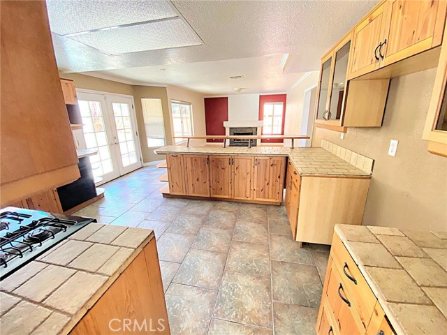 Detail Gallery Image 12 of 38 For 39221 Beacon Ln, Palmdale,  CA 93551 - 5 Beds | 3 Baths