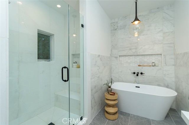 Detail Gallery Image 35 of 71 For 2023 Kenilworth Ave, Los Angeles,  CA 90039 - 3 Beds | 2 Baths