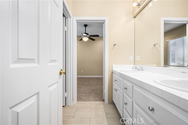 Detail Gallery Image 33 of 44 For 1030 S Summer Breeze Ln, Anaheim Hills,  CA 92808 - 5 Beds | 4/1 Baths