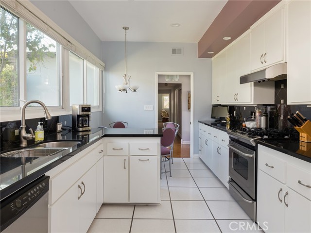 4332 Dauntless Drive, Rancho Palos Verdes, California 90275, 4 Bedrooms Bedrooms, ,3 BathroomsBathrooms,Residential,Sold,Dauntless,PV22048433