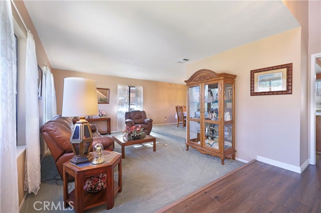 Detail Gallery Image 5 of 41 For 3627 Orchid Dr, Highland,  CA 92346 - 4 Beds | 3 Baths