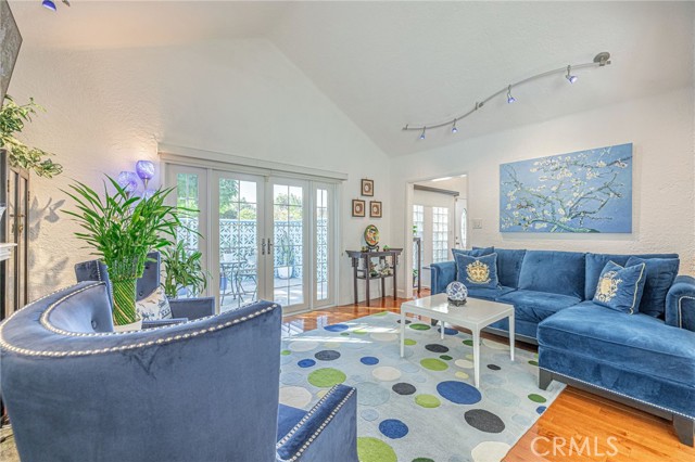 Detail Gallery Image 21 of 53 For 14156 Califa, Sherman Oaks,  CA 91401 - 3 Beds | 2 Baths