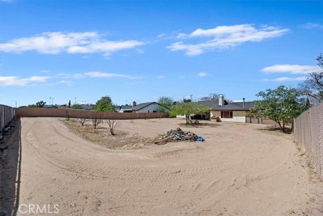12963 Birch Glen Court, Victorville CA: https://media.crmls.org/medias/0cf8c330-08c5-4e76-861a-4405006d2aa2.jpg