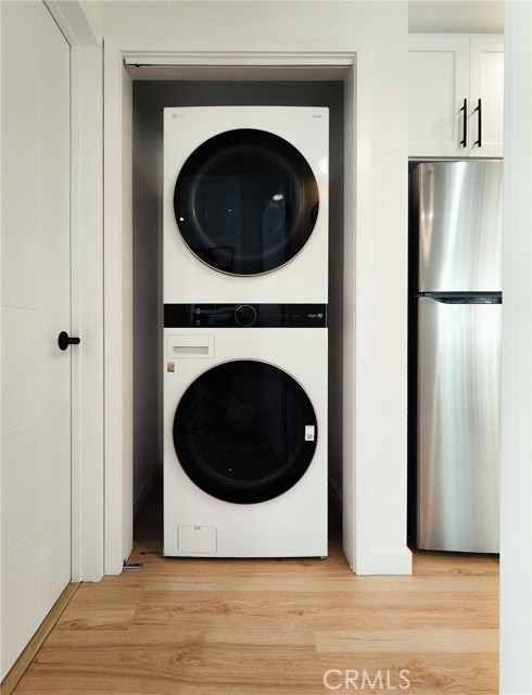 Detail Gallery Image 6 of 13 For 22131 Bassett Street, Canoga Park,  CA 91303 - 1 Beds | 1 Baths