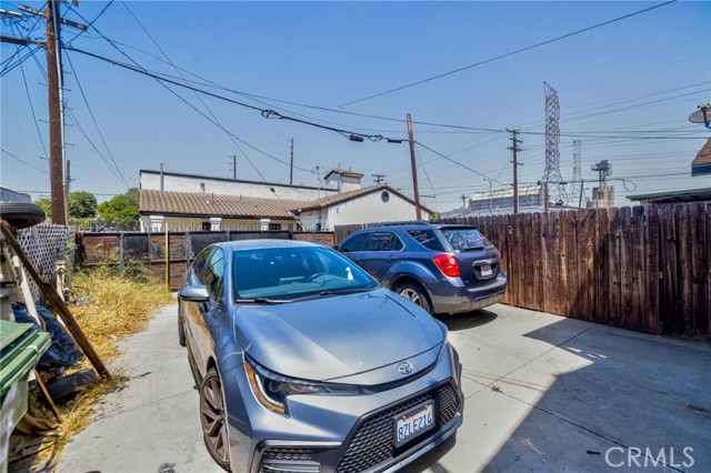 9203 Beach Street, Los Angeles CA: https://media.crmls.org/medias/0cf91653-edcd-4109-b596-953c515a7c11.jpg