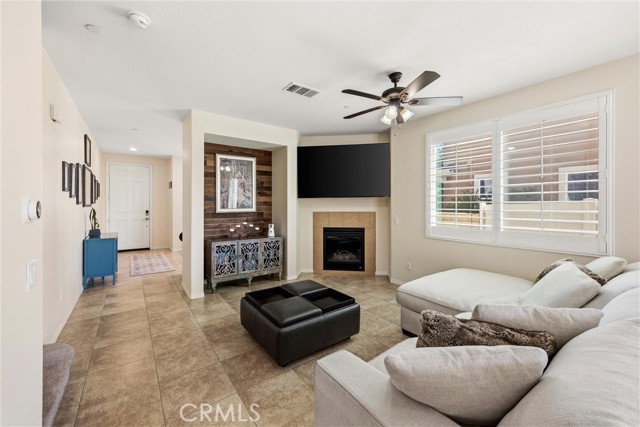 Detail Gallery Image 13 of 51 For 3826 Bur Oak, San Bernardino,  CA 92407 - 4 Beds | 3 Baths