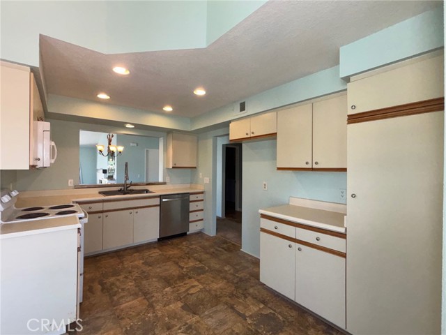 Detail Gallery Image 9 of 13 For 248 Vista Royale Cir, Palm Desert,  CA 92211 - 2 Beds | 2 Baths