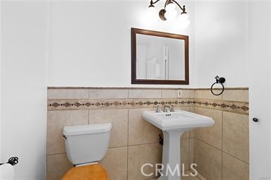 https://media.crmls.org/medias/0cfa4874-d885-4c11-b6db-4d4011759e74.jpg?preset=X-Large