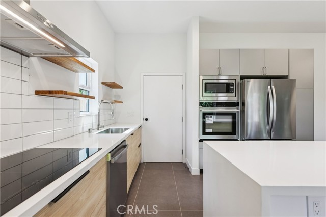6950 Beckett Street, Tujunga CA: https://media.crmls.org/medias/0cfb67e1-2584-4b3c-9261-237a15c97019.jpg