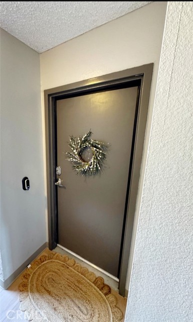 6924 Hyde Park Drive, San Diego CA: https://media.crmls.org/medias/0cfbdbd6-898f-44a5-a443-a641585bd463.jpg
