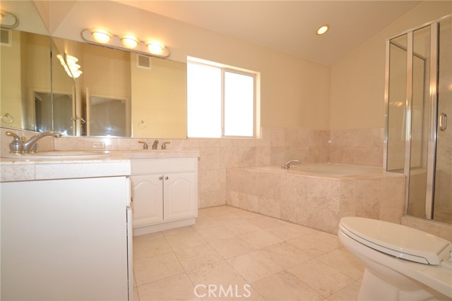 Detail Gallery Image 14 of 23 For 2203 Harriman Ln #B,  Redondo Beach,  CA 90278 - 4 Beds | 2/1 Baths