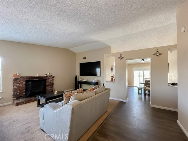 43930 11th E Street, Lancaster CA: https://media.crmls.org/medias/0cfc8487-d6dd-4090-95e1-38db34054146.jpg