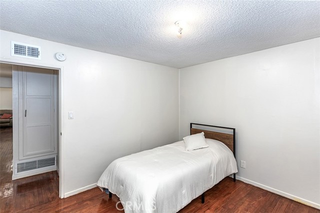 11986 Springview Drive, La Mirada CA: https://media.crmls.org/medias/0cfcf4a2-bd09-447f-b53d-e18f67f1a7d0.jpg