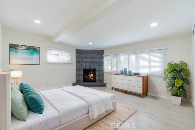 Detail Gallery Image 3 of 15 For 1142 Indian Hill Bld, Pomona,  CA 91767 - 3 Beds | 1 Baths