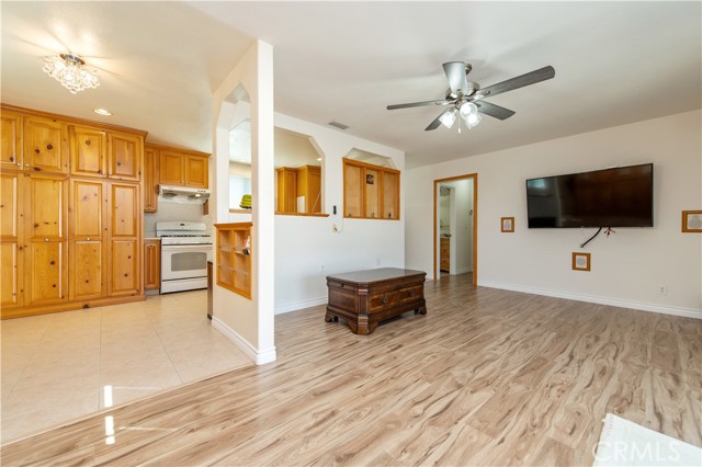 Detail Gallery Image 5 of 22 For 641 N Milford, Orange,  CA 92867 - 3 Beds | 2 Baths