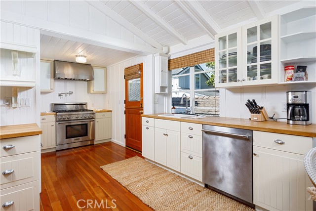 1215 Brangwyn Way, Laguna Beach CA: https://media.crmls.org/medias/0cfd9738-5ca2-49ff-be01-83ea9c72d72c.jpg