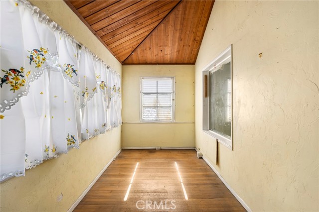 Detail Gallery Image 3 of 8 For 4665 Rio Ave., Long Beach,  CA 90805 - 2 Beds | 1 Baths