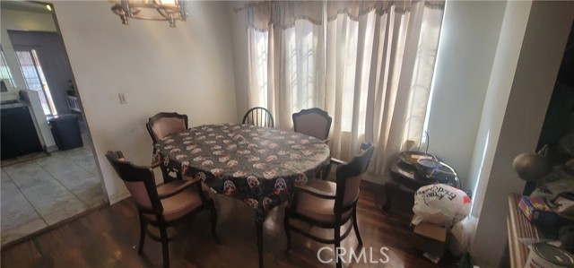 Detail Gallery Image 3 of 11 For 2912 W 30th, Los Angeles,  CA 90018 - 2 Beds | 2 Baths