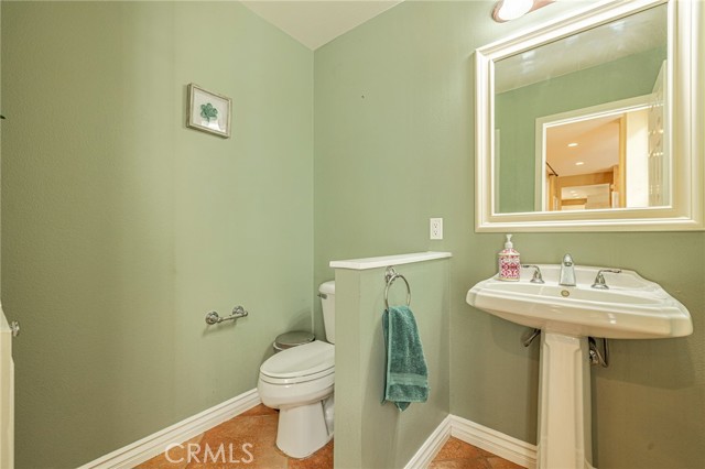 Detail Gallery Image 25 of 48 For 574 Oak Tree Ct, Simi Valley,  CA 93065 - 5 Beds | 4/1 Baths