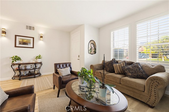 Detail Gallery Image 9 of 75 For 19721 Mathilde, Saugus,  CA 91350 - 5 Beds | 4 Baths