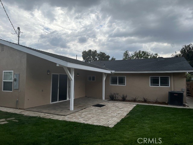 Detail Gallery Image 7 of 17 For 10556 Hillview, Chatsworth,  CA 91311 - 4 Beds | 2 Baths