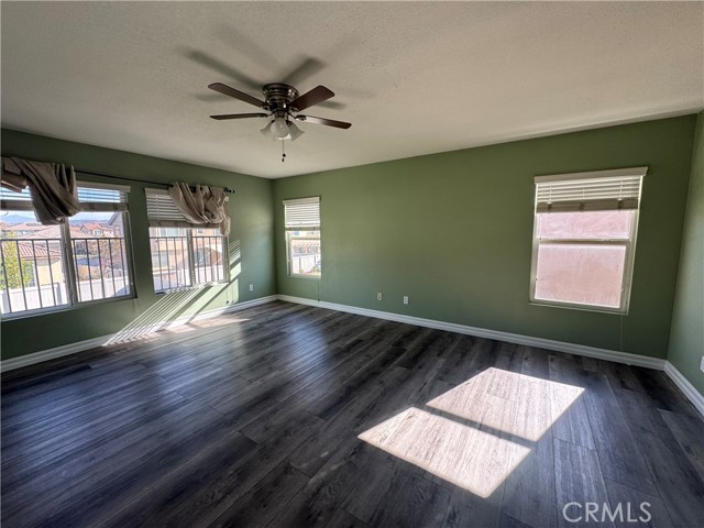 Detail Gallery Image 7 of 7 For 1857 English Oak Way, Perris,  CA 92571 - 4 Beds | 2/1 Baths