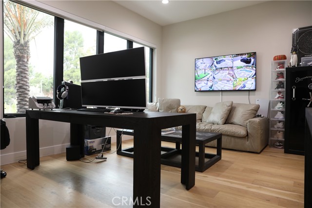 Detail Gallery Image 34 of 61 For 12664 Mclennan, Granada Hills,  CA 91344 - 5 Beds | 6 Baths