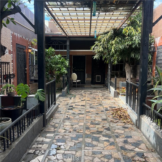 Detail Gallery Image 12 of 13 For 2949 S Harcourt, Los Angeles,  CA 90016 - – Beds | – Baths