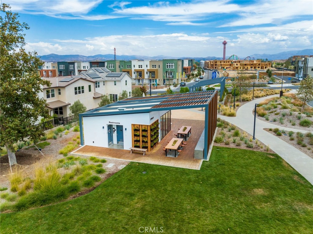 https://media.crmls.org/medias/0d00abbc-44d9-4e40-9ef5-33c754d7ff10.jpg?preset=X-Large