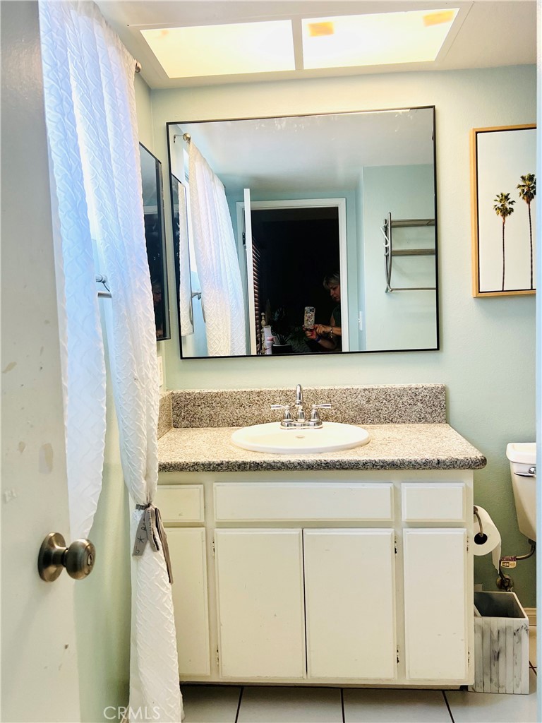 https://media.crmls.org/medias/0d01226c-649a-47a8-8597-2b2a4a722cb5.jpg?preset=X-Large