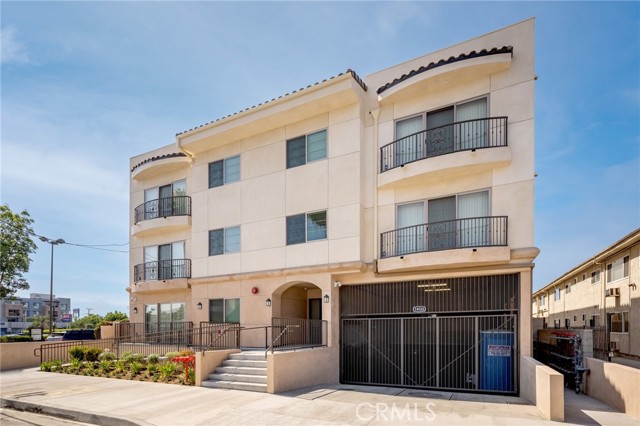 Detail Gallery Image 1 of 19 For 14526 Hartland St #306,  Van Nuys,  CA 91405 - 2 Beds | 2 Baths