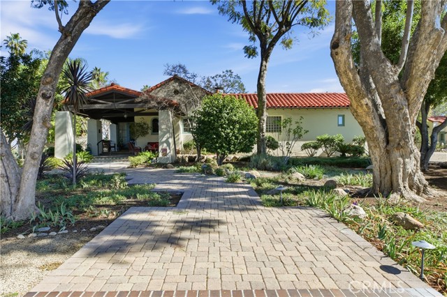 Detail Gallery Image 2 of 75 For 2855 Mcallister, Riverside,  CA 92503 - 5 Beds | 4 Baths