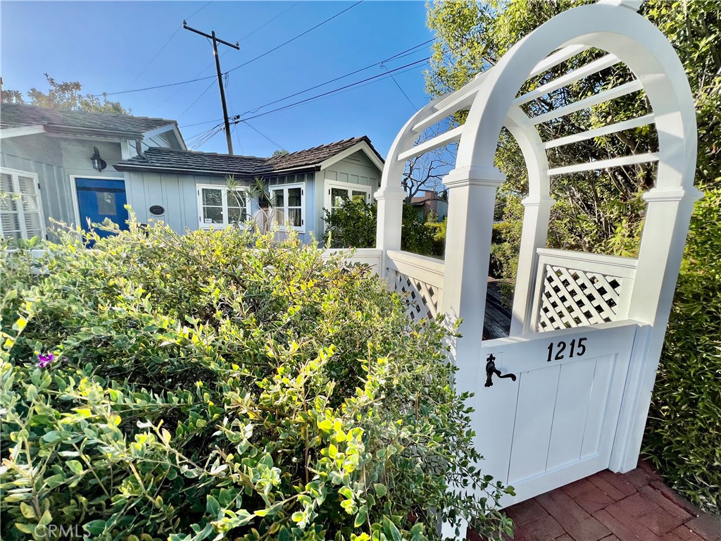 1215 Brangwyn Way