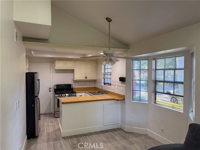 2608 Monte Carlo Drive, Santa Ana CA: https://media.crmls.org/medias/0d026871-fe92-4728-9ca3-2541c28b4ca6.jpg
