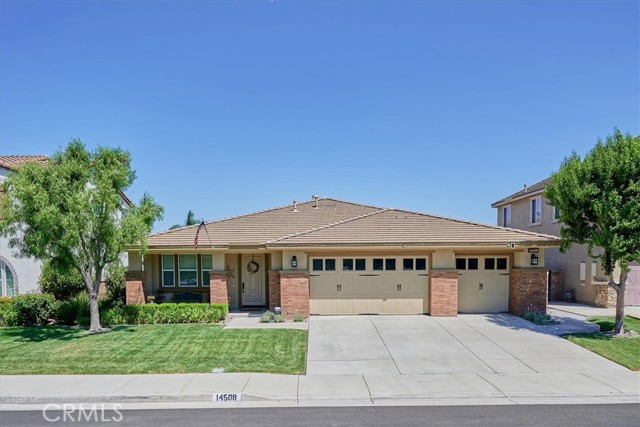 Detail Gallery Image 3 of 54 For 14508 Meadowbrook Ln, Corona,  CA 92880 - 4 Beds | 2/1 Baths