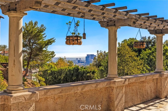 Detail Gallery Image 61 of 74 For 1316 Beverly Grove Pl, Beverly Hills,  CA 90210 - 5 Beds | 7/2 Baths