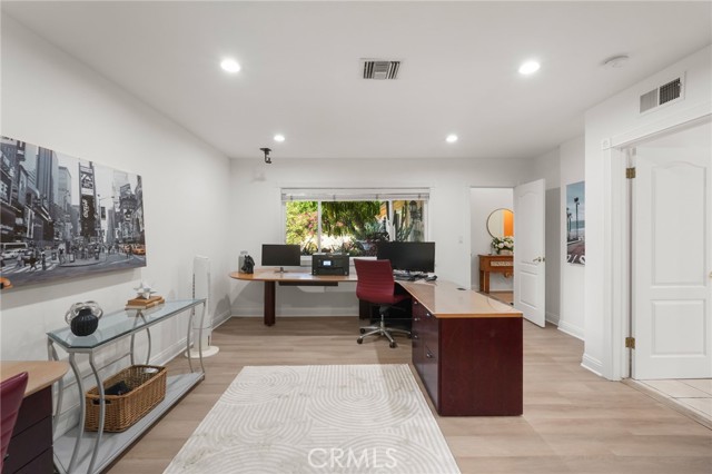 Detail Gallery Image 51 of 62 For 18760 Wells, Tarzana,  CA 91356 - 5 Beds | 4 Baths