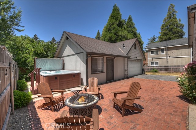 22989 Pine Lane, Crestline CA: https://media.crmls.org/medias/0d053560-c854-4e62-ab84-7563837757ca.jpg