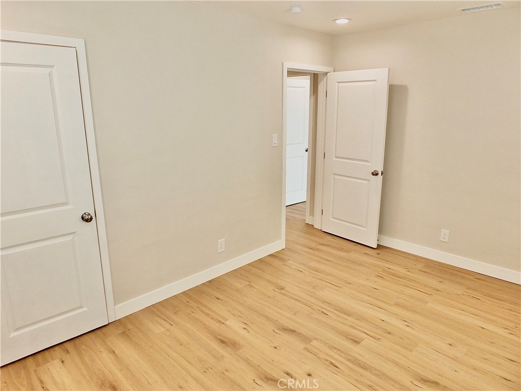 https://media.crmls.org/medias/0d05e4bd-e5ff-433b-8836-5a42b639c091.jpg?preset=X-Large