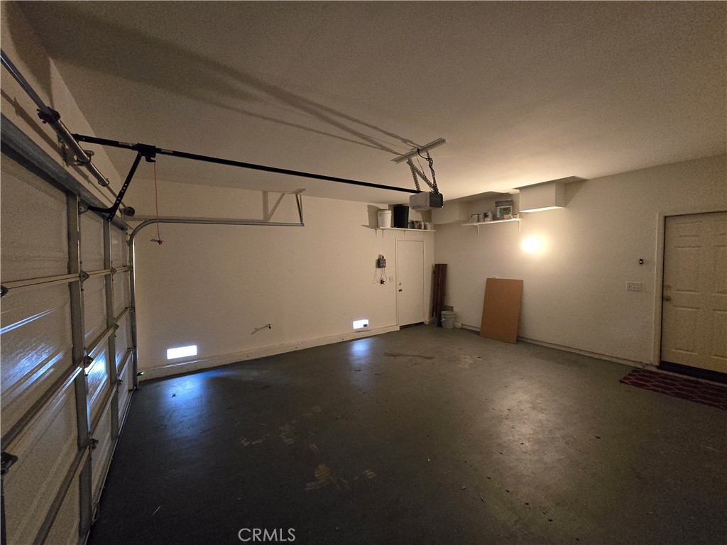 https://media.crmls.org/medias/0d06b440-d0ba-4f17-bdc8-6e4c46354b67.jpg?preset=X-Large