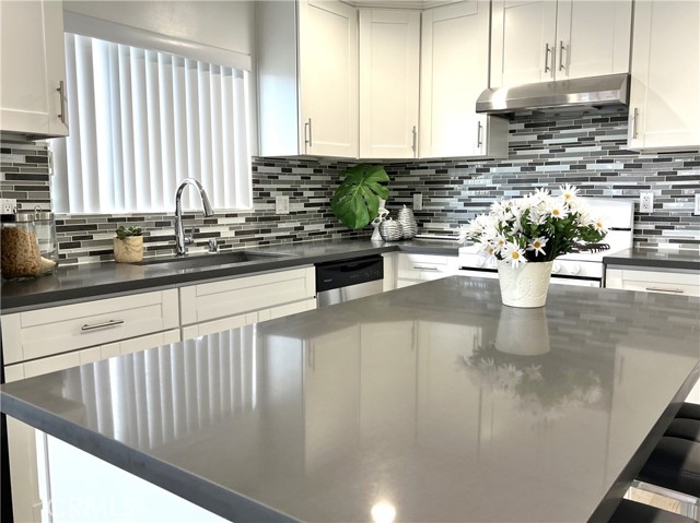 3527 Siskiyou, Los Angeles CA: https://media.crmls.org/medias/0d074b0c-0bd3-4883-8b8d-d11e0e007a0a.jpg