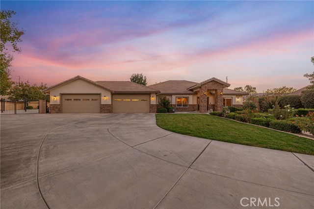 Image 1 of 72 For 2534 Desert Rose Drive