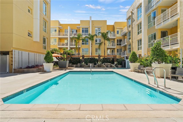 Detail Gallery Image 19 of 34 For 21301 Erwin #206,  Woodland Hills,  CA 91367 - 2 Beds | 2 Baths