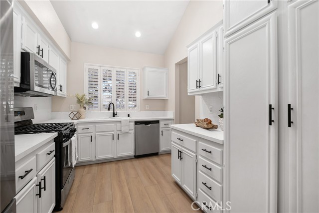 Image 11 of 50 For 20171 Sealpoint Lane 207