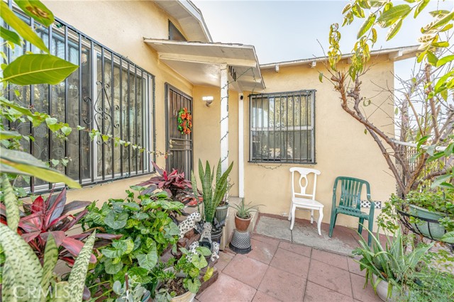 Detail Gallery Image 2 of 31 For 7410 Parmelee Ave, Los Angeles,  CA 90001 - 2 Beds | 1/1 Baths